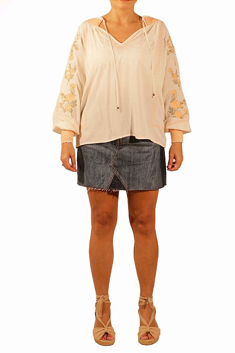 Blusa Ateen Branca com Bordado