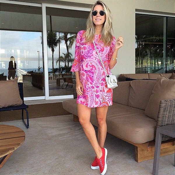 Vestido Curto Le Lis Blanc Estampado Rosa e Vermelho