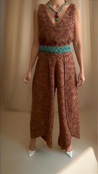 Conjunto Calça Pantacourt + Blusa Mixed Avelã Textura