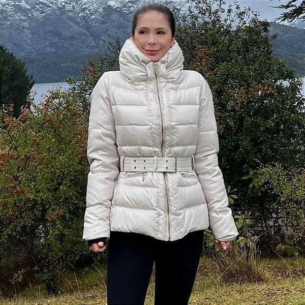 Casaco Zara Offwhite Matelassê Acinturado