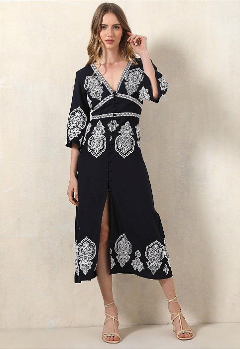 Vestido Le Lis Blanc Modelo Babi Linho Azul Marinho Bordado em Branco