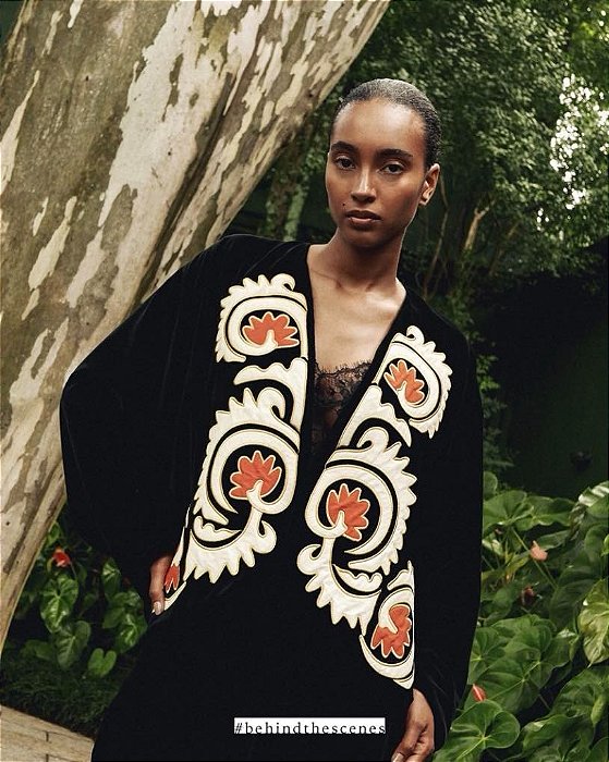 Casaco Cris Barros Preto Com Bordado