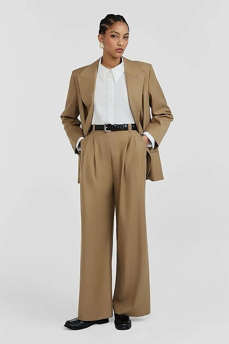 Calça NV Bege Trench Modelo Mariana