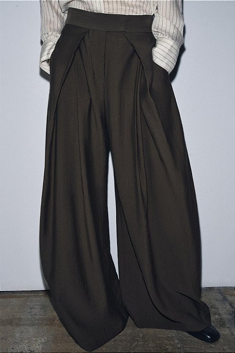 Calça Zara Marrom Modelo Pantalona Com Pregas