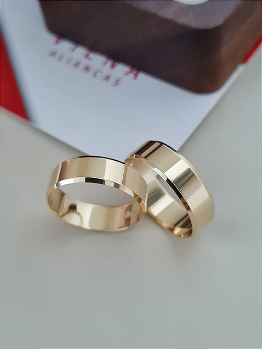 Par de Alianças Madrid Polida em Ouro18k - 6MM