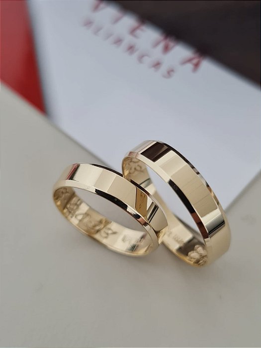 Par de Alianças Madrid Polida em Ouro18k - 4MM