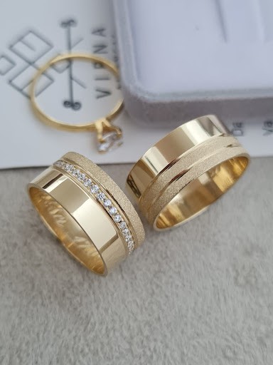 Par de Alianças Tóquio em Ouro18k - 8MM