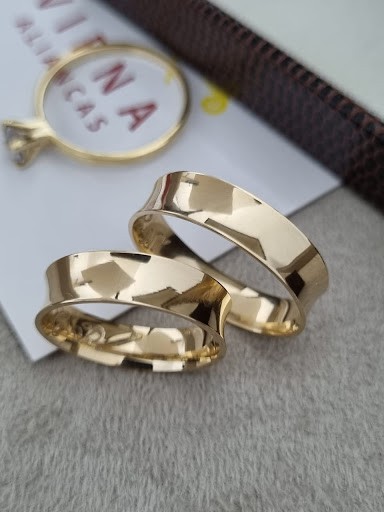 Par de Alianças Saná em Ouro18k - 5MM