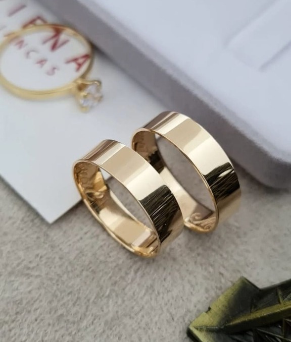 Par de Alianças Barcelona em Ouro18k - 5MM Sem pedras