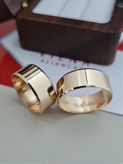 Par de Alianças Madrid Polida em Ouro18k - 8MM