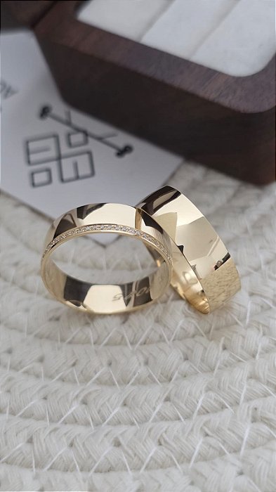 Par de Alianças Miami em Ouro18k | 6MM - Com Pedras