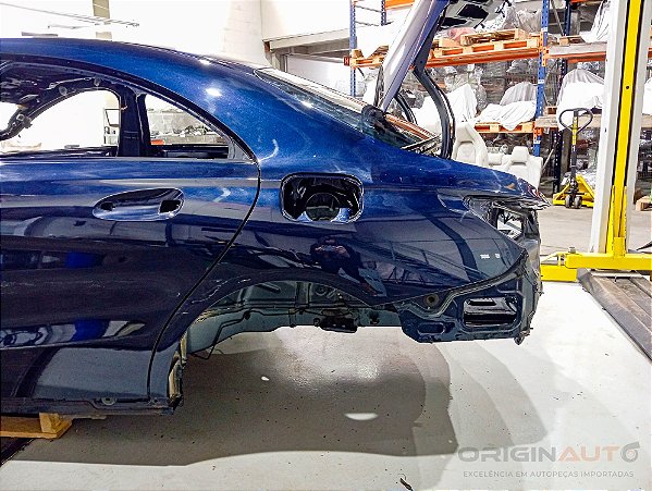 Folha Lateral Esquerda Mercedes CLA200 2018