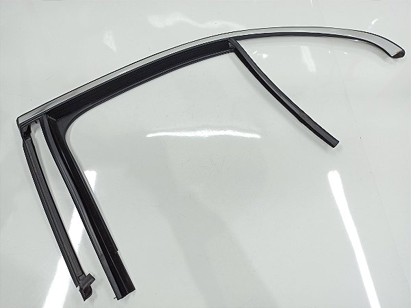 CANALETA GUARNICAO PORTA TRASEIRA ESQUERDA MERCEDES C250 W205 2018 A2057355300