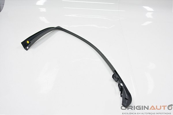 MOLDURA CANALETA VIDRO DIANTEIRO DIREITO MERCEDES-BENZ C200 CGI 2011 A2047250271