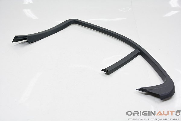 MOLDURA CANALETA TRASEIRO DIREITO MERCEDES-BENZ C200 CGI 2011 A2047350271