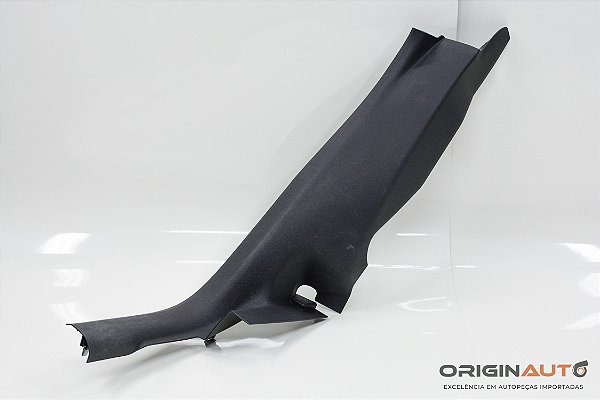 ACABAMENTO COLUNA BANCO TRASEIRO DIREITO AUDI Q3 2.0 QUATTRO TFSI 2014 8U0867768