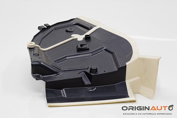 ACABAMENTO INTERNO PORTA TRAS DIREITO MERCEDES GLA 200 2018 A1567320800