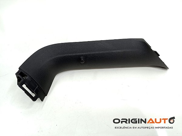 ACABAMENTO LATERAL ESQ TAMPA TRAS VOLKSWAGEN GOLF MK7 CONFORTLINE 2015 5G6867713