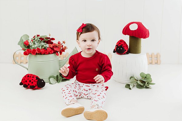 CONJUNTO BODY MANGA LONGA E CALÇA COM BABADOS E PÉ REVERSIVEL TEMA LADY BUG MINI BEAR