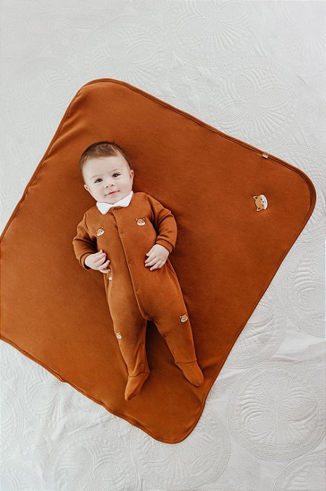 MACACÃO MANGA LONGA COM GOLA E PÉZINHO TEMA FRIENDS MINI BEAR