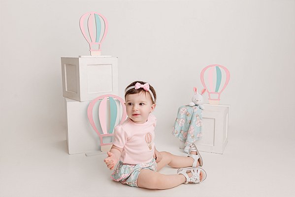 CONJUNTO BODY MANGA CURTA E SHORTS COM BABADOS TEMA BALÃO ROSA MINI BEAR