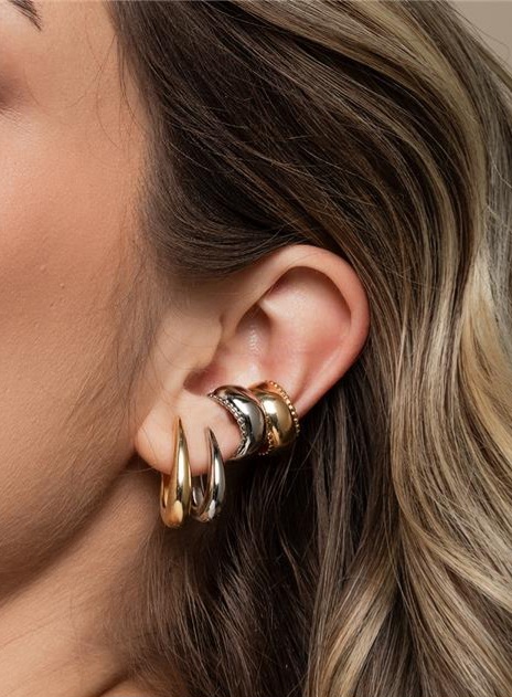Piercing Fake Detalhe Bolinhas Banho de Ouro