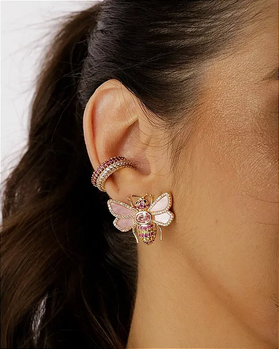 Brinco bee abelha cravejado e madreperola rosa