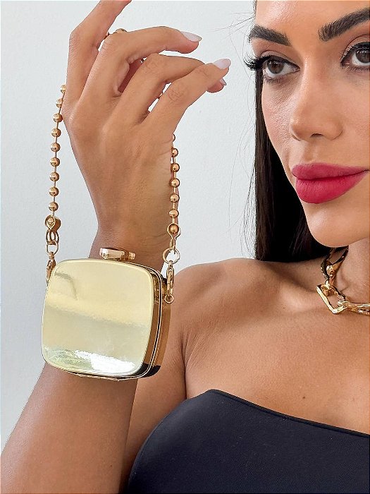 Bolsa pequena quadrada com corrente