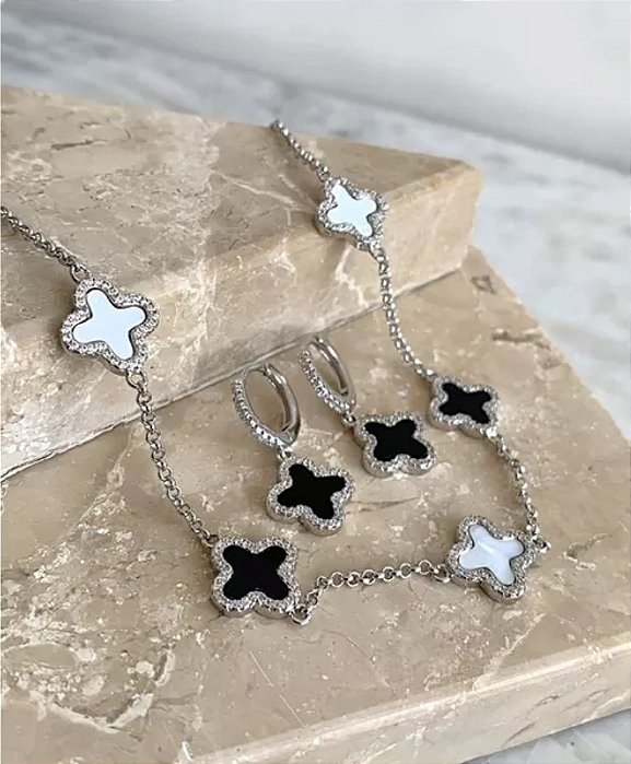 Conjunto trevo colar e brinco madrepérola