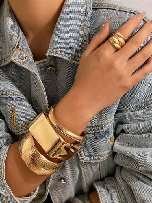 Bracelete Quadrado  com Fecho