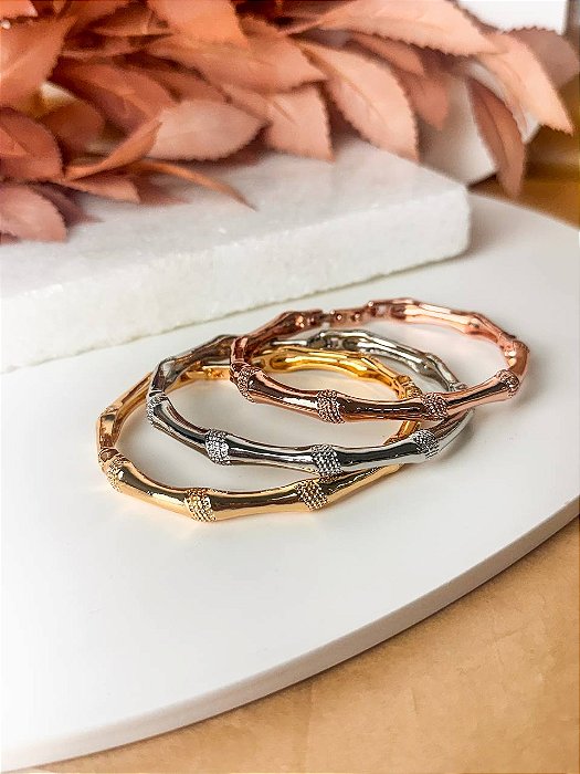 Mix com 3 Pulseiras Braceletes Banho Ouro Rosê Amarelo e Branco.