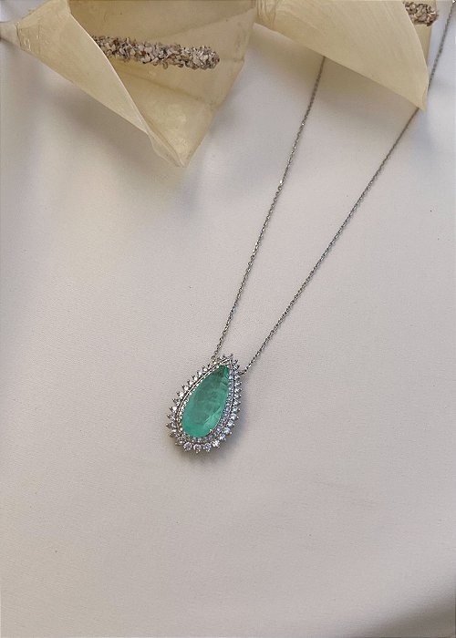 Colar gota cravejado fusion esmeralda colombiana banhado a ródio branco