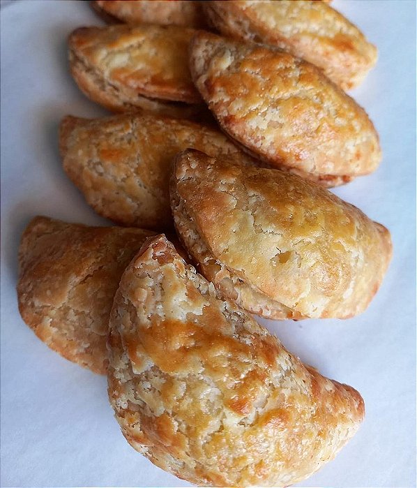 Mini Pastel Folhado de Frango c/ 8 unidades - Validade 25/10/26