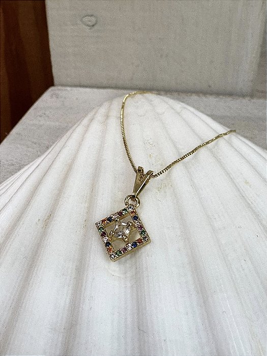 Colar cravejado colorido Semijoia