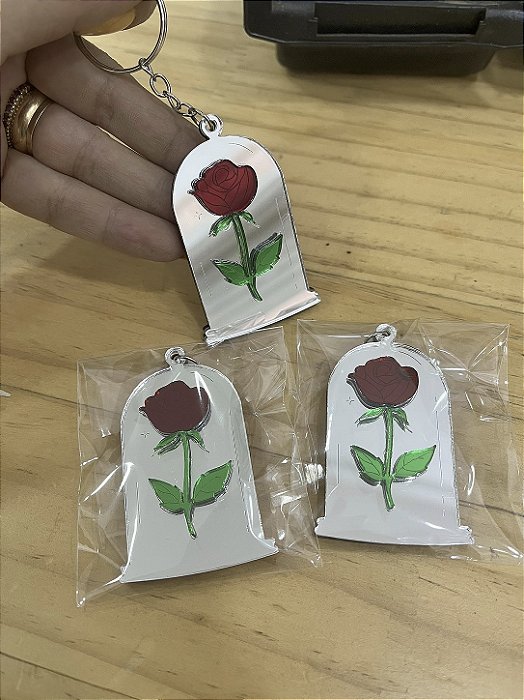 Lembrancinha A Bela e a Fera – Rosa Vermelha na Cúpula Personalizada