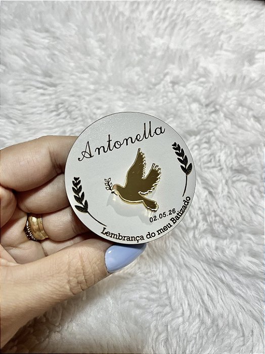 Lembrancinha Batizado Pombinha Redonda – Ímã Personalizado MDF e Acrílico