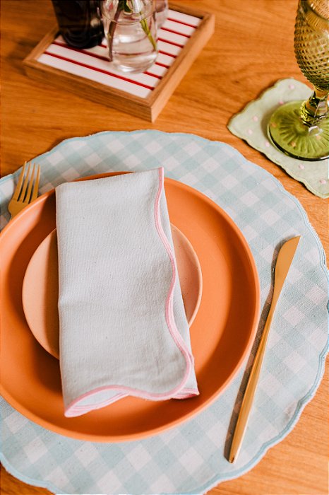 Guardanapo de Mesa Ondas Borda Rosa
