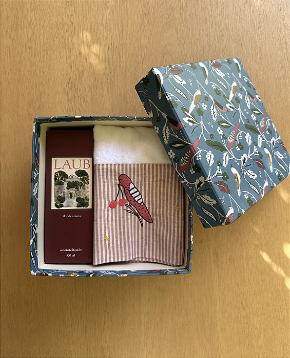 Kit Sabonete Flor de Amora + Toalha Listras Rosas