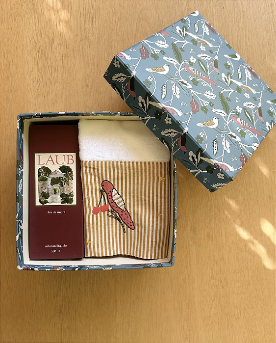 Kit Sabonete Flor de Amora + Toalha Listras Amarelas