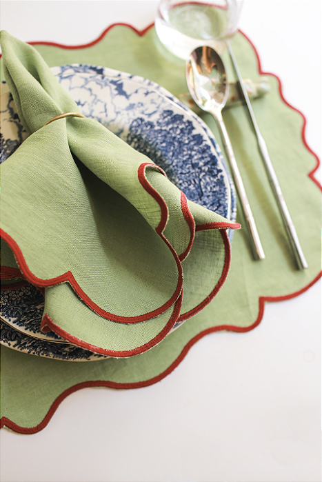 Guardanapo de Mesa Linho Verde - Bordado Vermelho