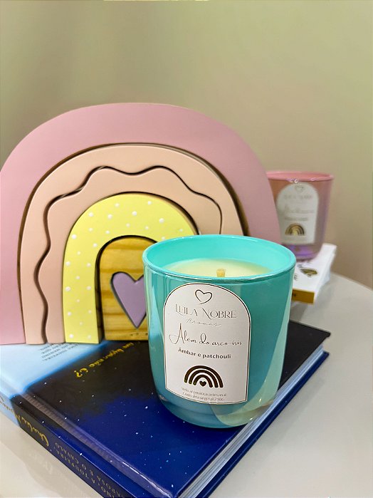 Vela além do arco-iris - âmbar e patchouli 210g
