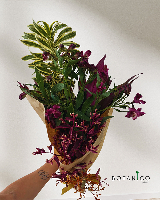 CONE SILVESTRE – Flores tropicais e folhagens