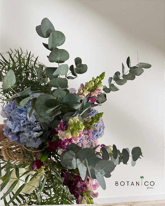 BUQUÊ MIX 3 DE FLORES - 40 A 50 CM