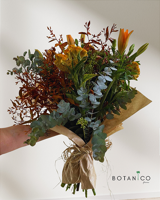 BUQUÊ 9 MIX DE FLORES - 40 A 50 CM