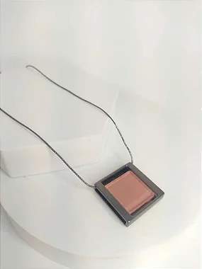 Colar Quadrado Dupla Face com Pastilha