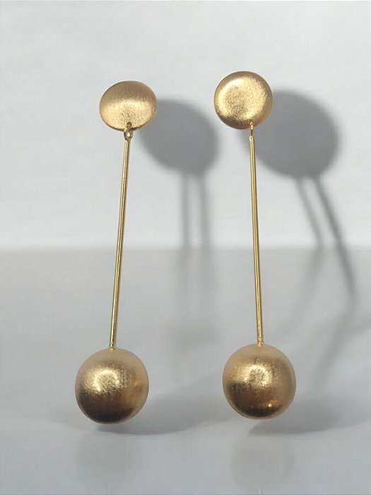 Brinco Haste com Esfera Efeito Escovado