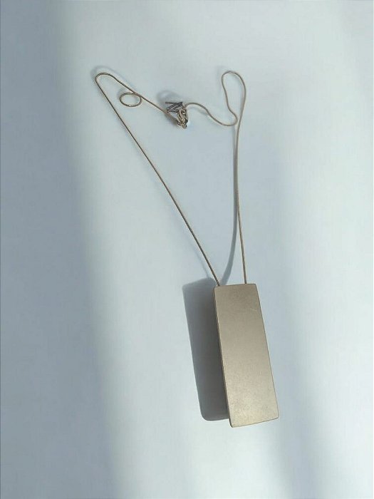 Colar Longo Pingente Retangular Robusto