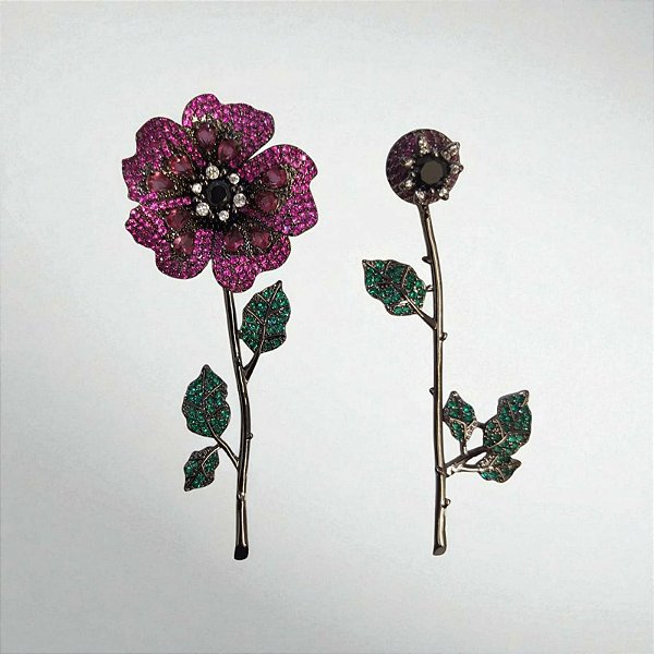 Brinco Flor Rosa Cravejado