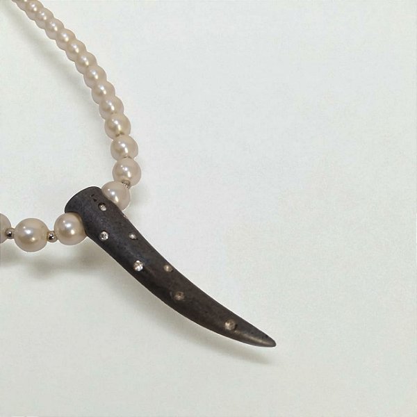 Colar Pérola com Pingente Grafite
