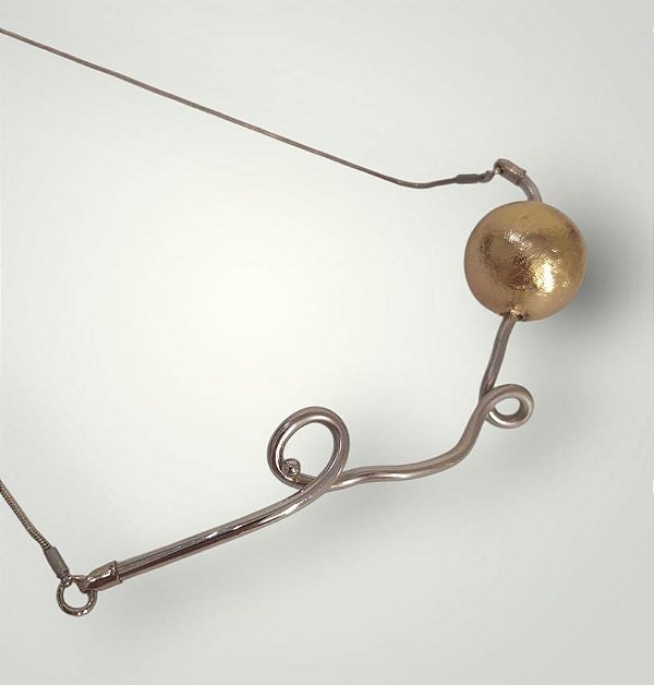 Colar Choker Desconstruido Esfera Dourada Texturizada